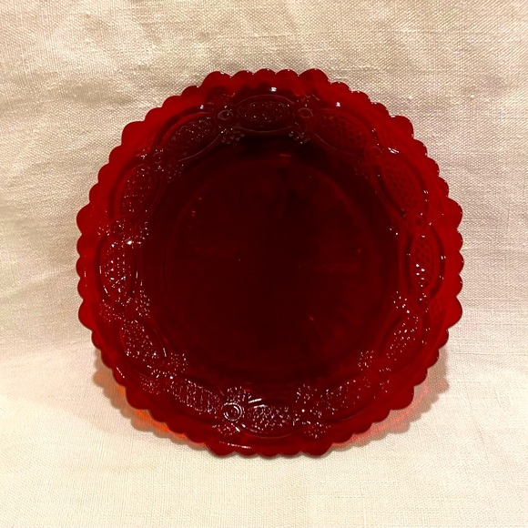 Vintage Ruby Red Avon Cape Cod glass plate - 7 inch diameter - depression - Picture 3 of 5